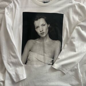 Kate Mode White Long Sleeve Graphic Tee Rare Zara 2024 Terry O’Neil Photograph